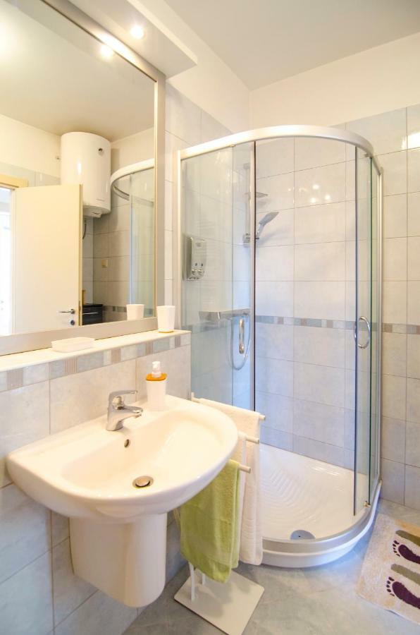 Split Apartment Sinisa Экстерьер фото